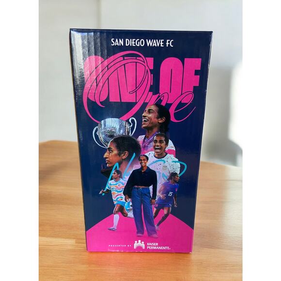 NEW in Box Naomi Girma 2024 Kaiser Bobblehead San Diego Wave FC Soccer Sports - Picture 3 of 9